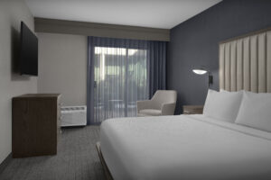 WCOCY_TX_WACO_CY_222_KCST_KINGCONFSUITE_BEDROOM